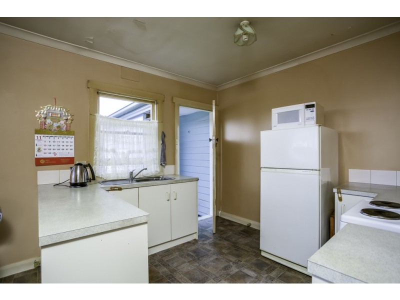 11 Benvenue Ave, St Leonards TAS 7250