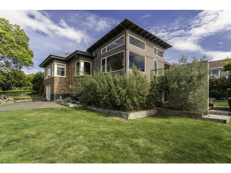 11 Riverdale Grove, Newstead TAS 7250