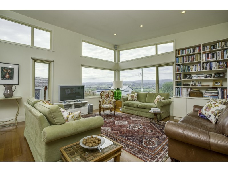 11 Riverdale Grove, Newstead TAS 7250