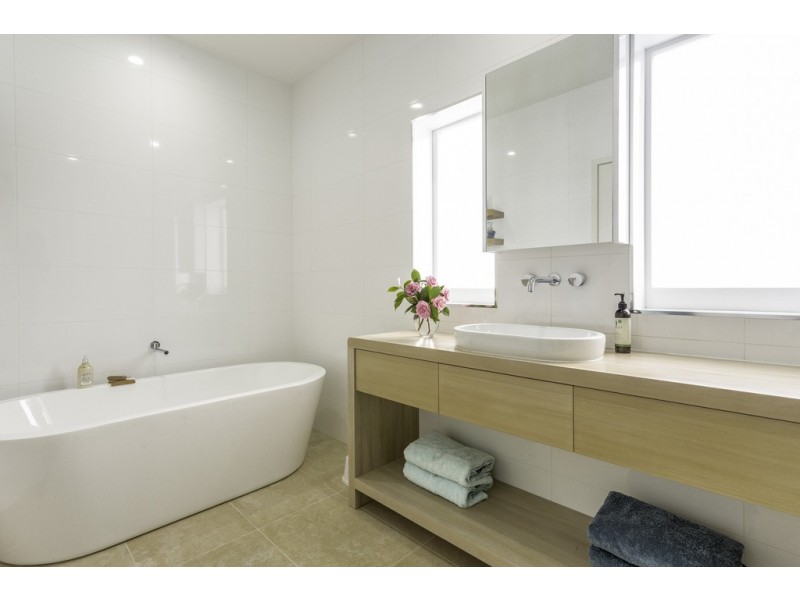 11 Riverdale Grove, Newstead TAS 7250