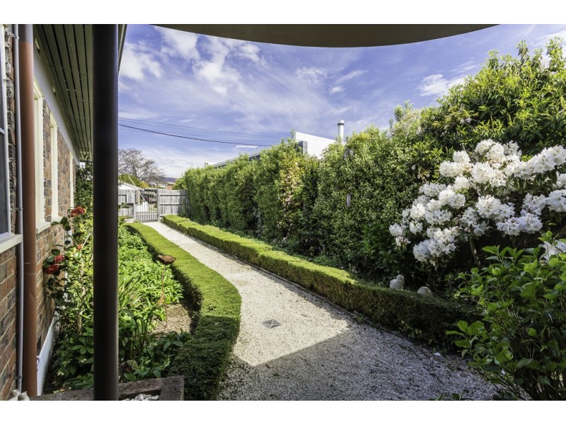 11 Riverdale Grove, Newstead TAS 7250