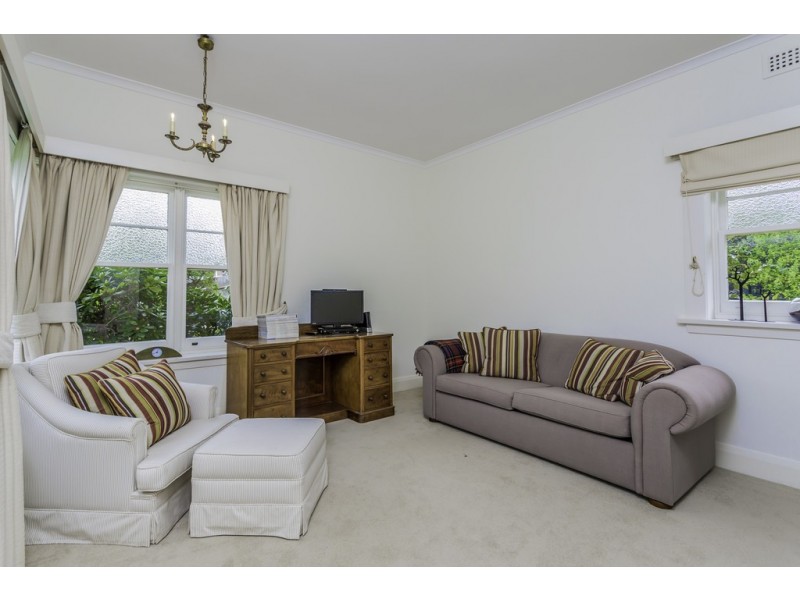 11 Riverdale Grove, Newstead TAS 7250