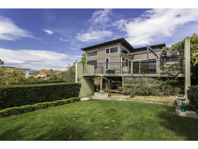 11 Riverdale Grove, Newstead TAS 7250