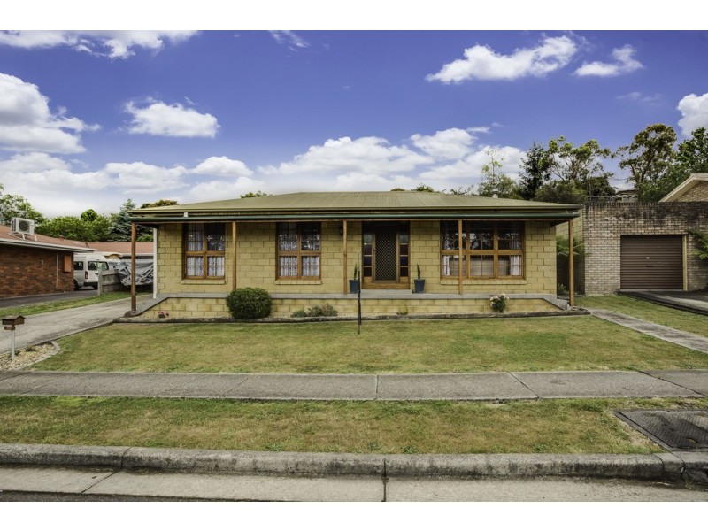 25 Parklands Parade, Newnham TAS 7248