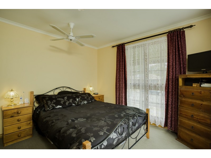 25 Parklands Parade, Newnham TAS 7248