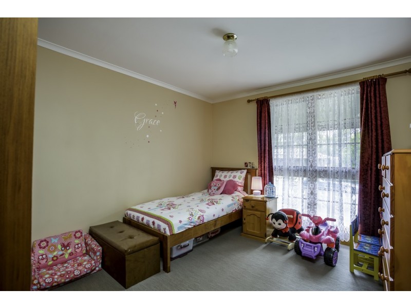 25 Parklands Parade, Newnham TAS 7248