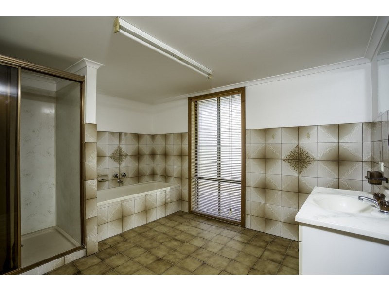 14 Victoria Street, Youngtown TAS 7249