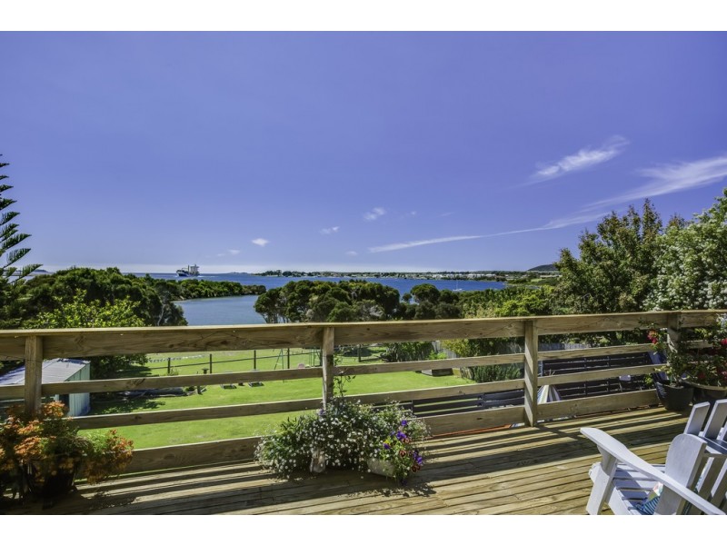 18 The Strand, George Town TAS 7253