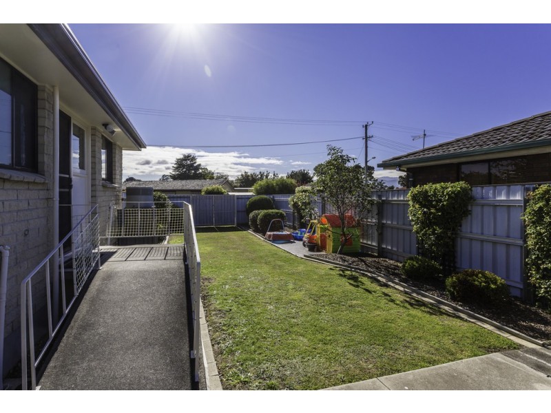 2 Downing St, Riverside TAS 7250
