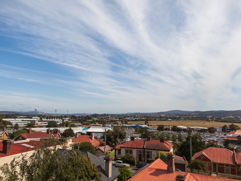 2/1 Bifrons Crt, Launceston TAS 7250