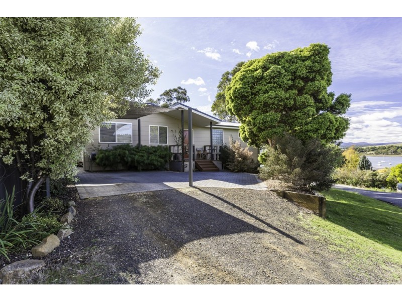 11 Old Coach Road, Gravelly Beach TAS 7276