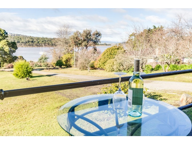 76 Gravelly Beach Rd, Blackwall TAS 7275