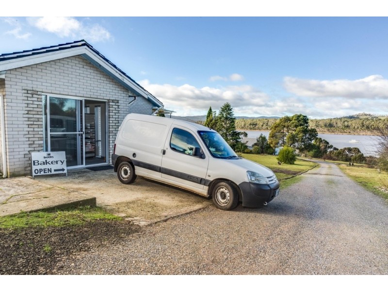 76 Gravelly Beach Rd, Blackwall TAS 7275