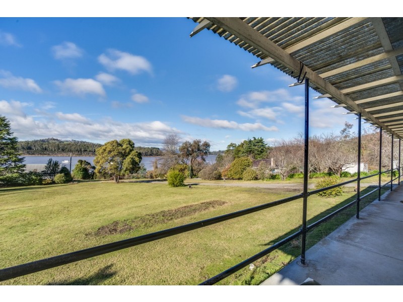 76 Gravelly Beach Rd, Blackwall TAS 7275