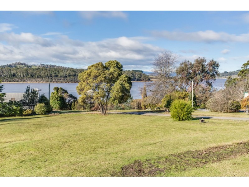 76 Gravelly Beach Rd, Blackwall TAS 7275
