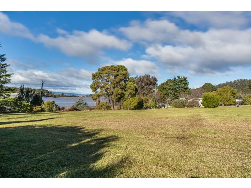 76 Gravelly Beach Rd, Blackwall TAS 7275