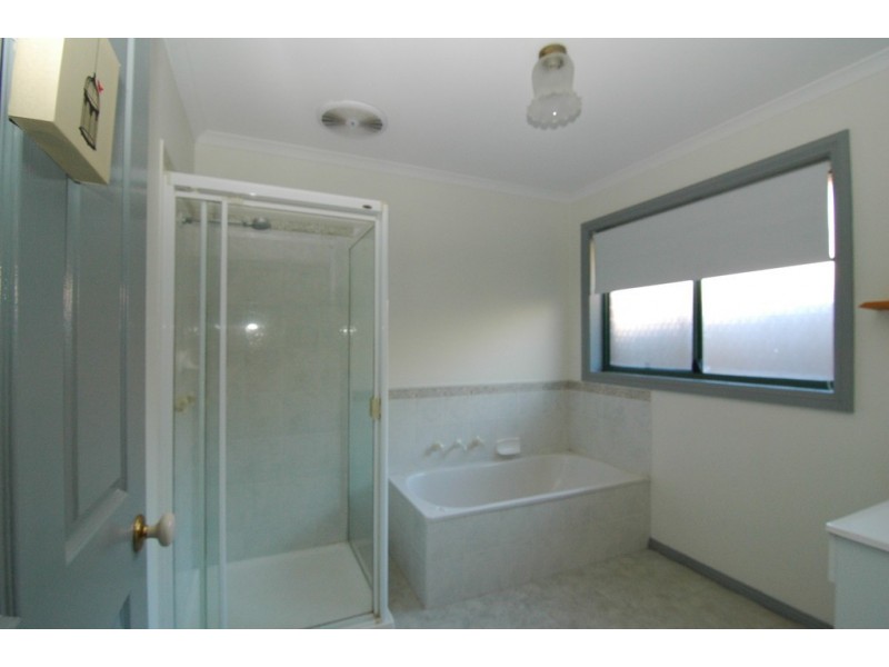 2 Carawatha Avenue, Clifton Springs VIC 3222