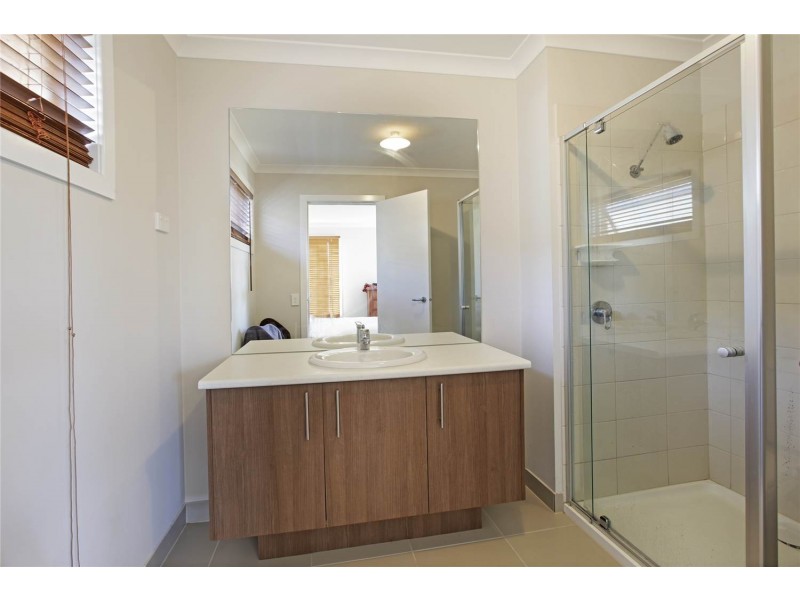 6 Wave Street, St Leonards VIC 3223