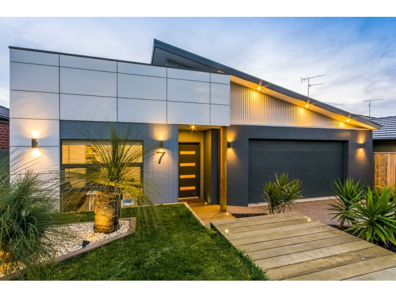 7 Kombi Road, Leopold VIC 3224