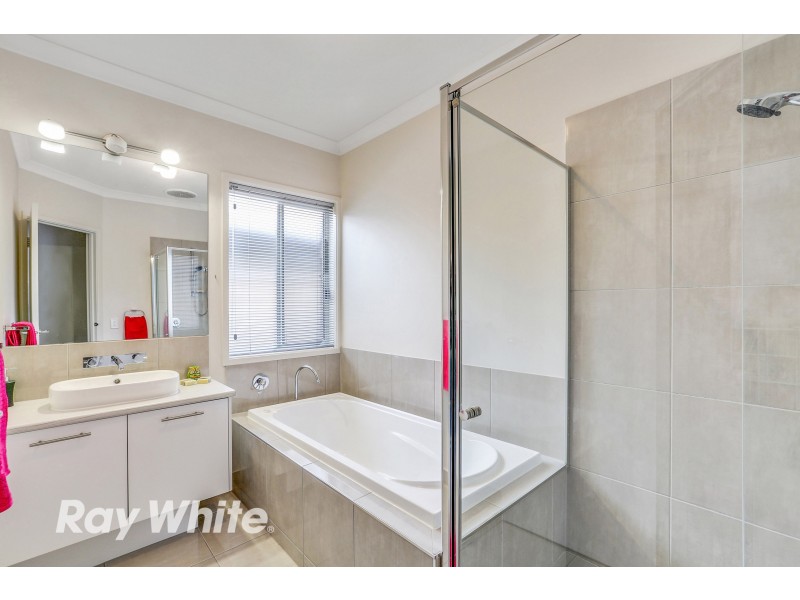 17 Barney Grove, Leopold VIC 3224