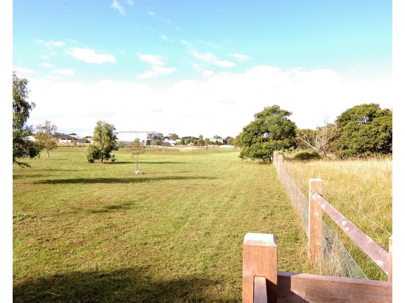 193 Bluff Road, St Leonards VIC 3223
