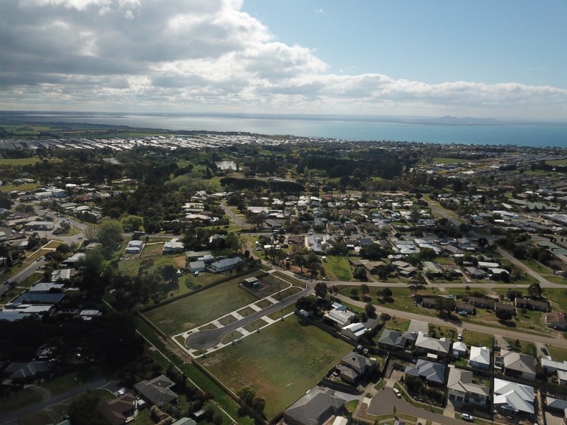 8 Waterway Court, Drysdale VIC 3222