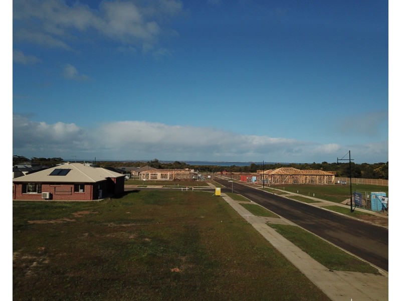 1 Jacana Drive, St Leonards VIC 3223