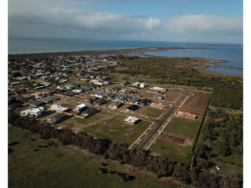 1 Jacana Drive, St Leonards VIC 3223