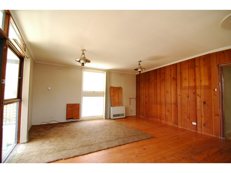 2 Henty Road, St Leonards VIC 3223