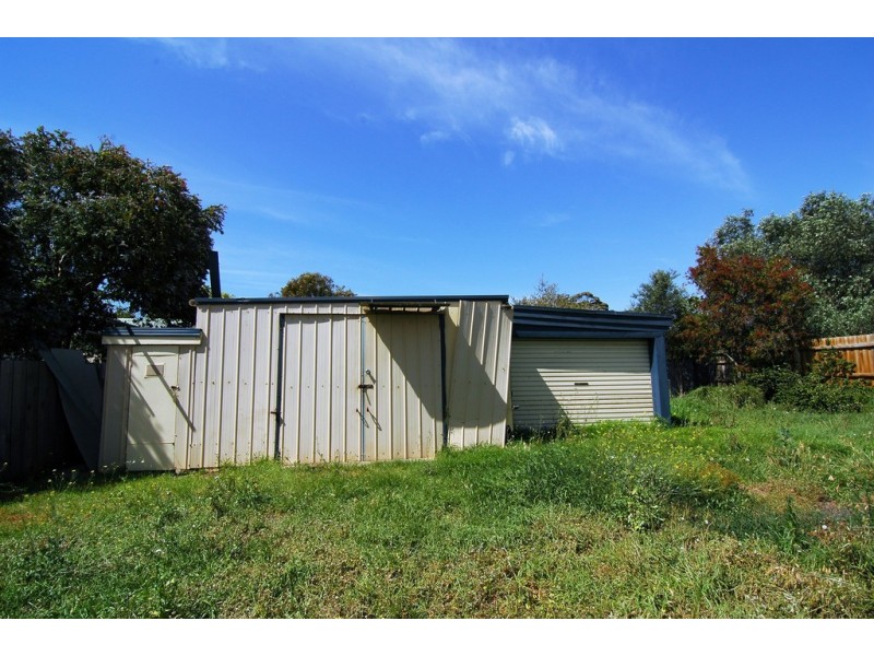 2 Henty Road, St Leonards VIC 3223