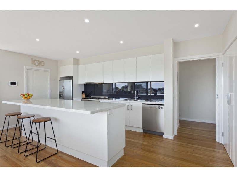 10 Mizzen Court, Indented Head VIC 3223