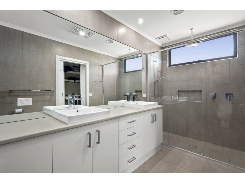 10 Mizzen Court, Indented Head VIC 3223