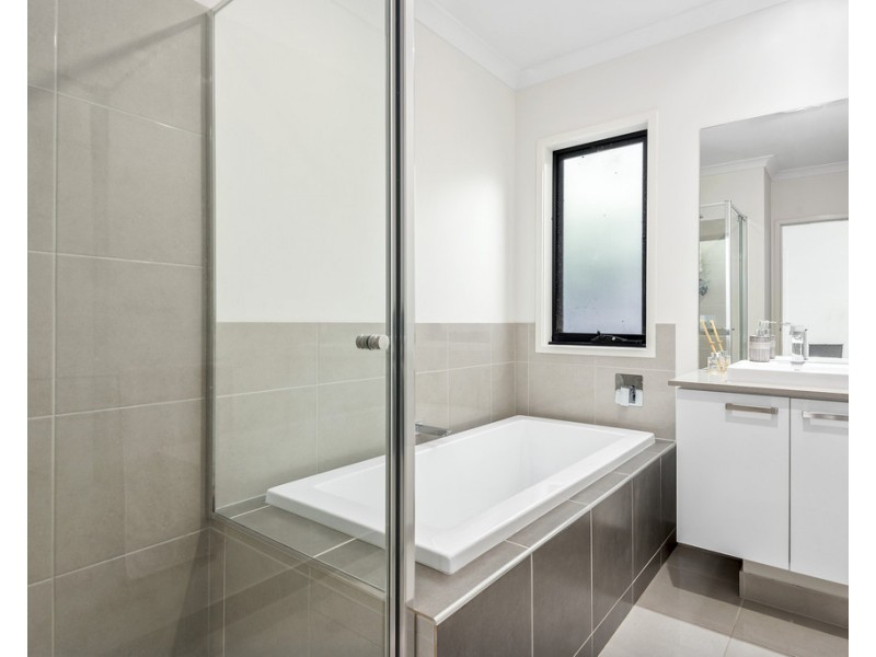 12 Lacoora Avenue, Clifton Springs VIC 3222