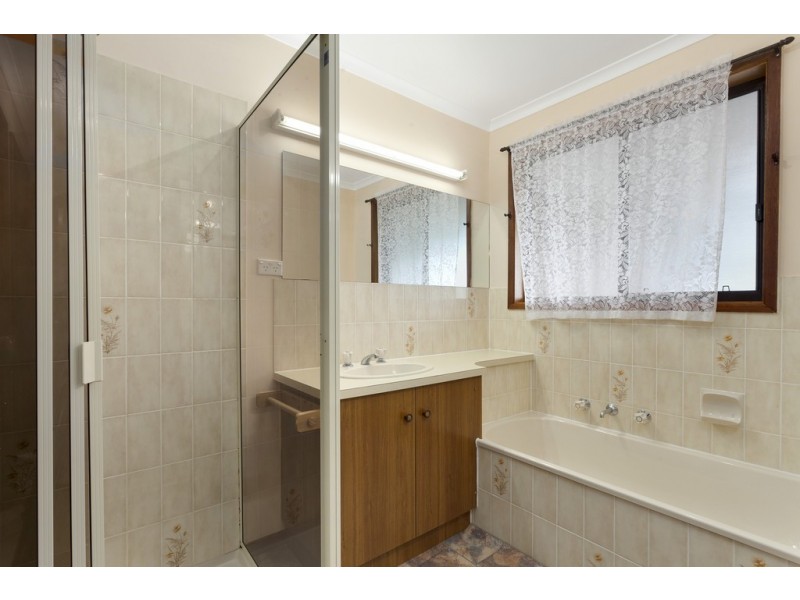 11 Coorumby Avenue, Clifton Springs VIC 3222