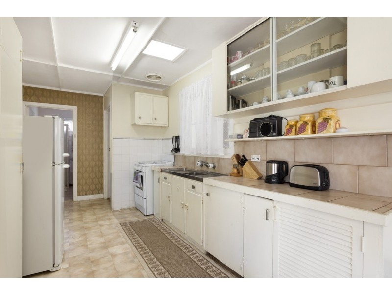 27 Thomson Boulevard, St Leonards VIC 3223