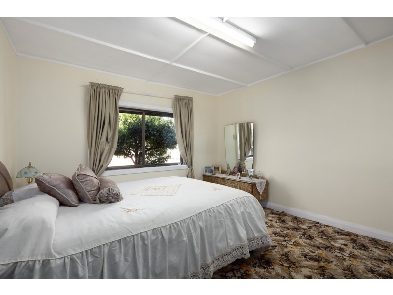 27 Thomson Boulevard, St Leonards VIC 3223