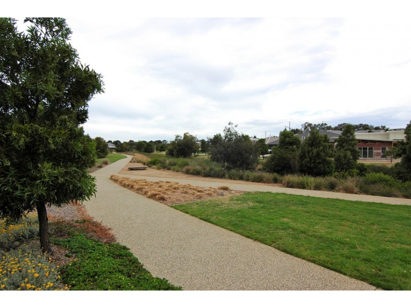 7 Waterhaven Boulevard, Drysdale VIC 3222
