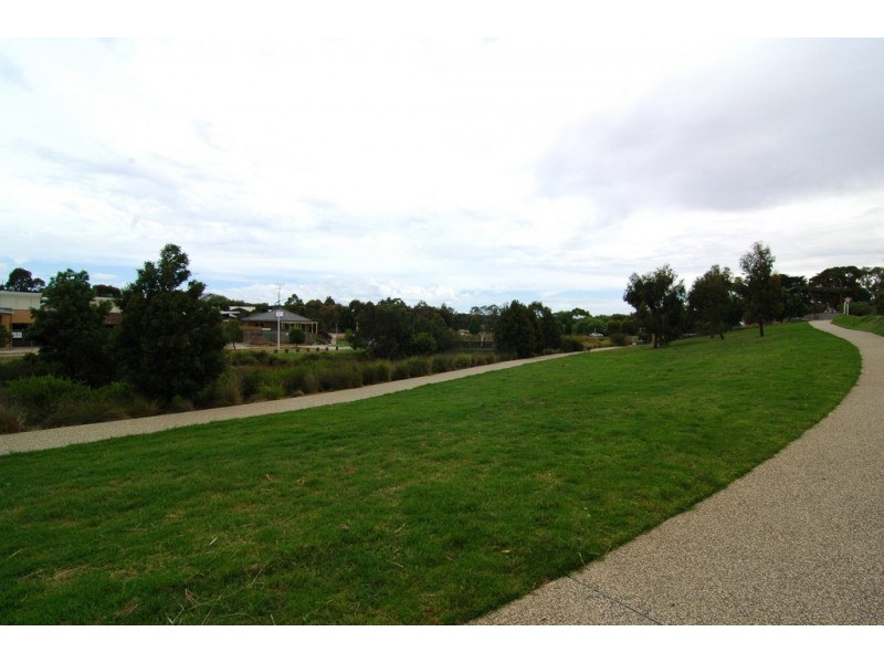 7 Waterhaven Boulevard, Drysdale VIC 3222