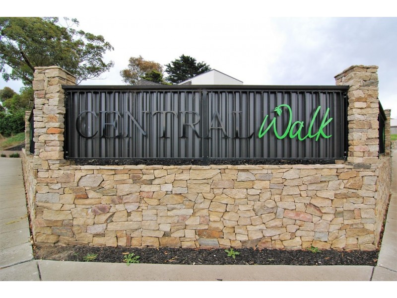 7 Waterhaven Boulevard, Drysdale VIC 3222