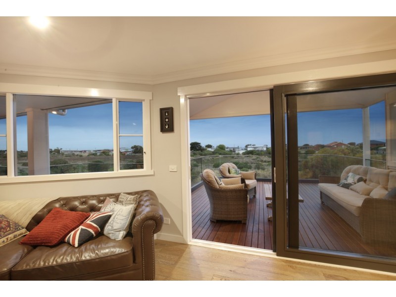 11 Rhonda Avenue, St Leonards VIC 3223