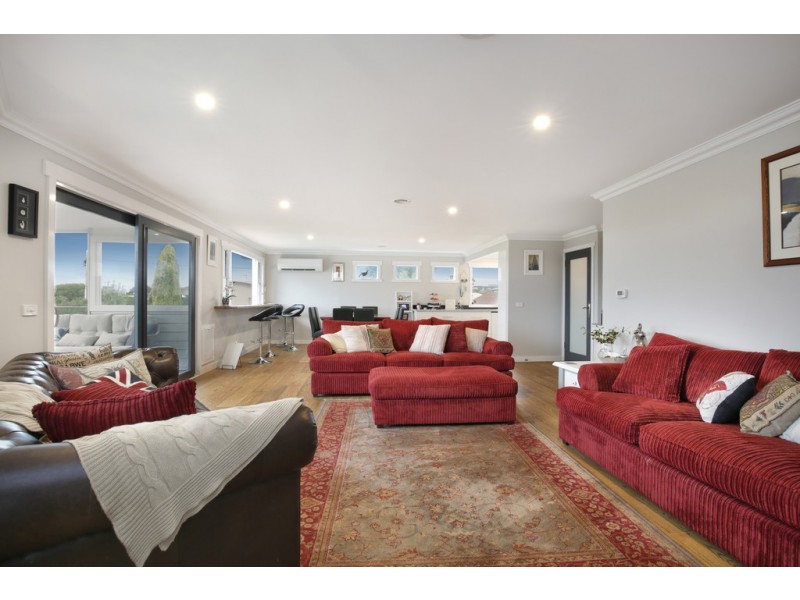 11 Rhonda Avenue, St Leonards VIC 3223