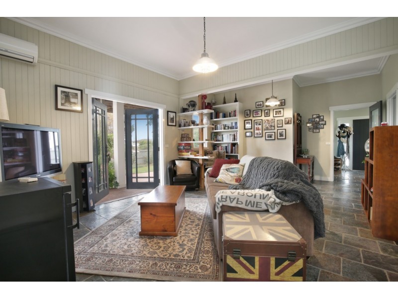 11 Rhonda Avenue, St Leonards VIC 3223