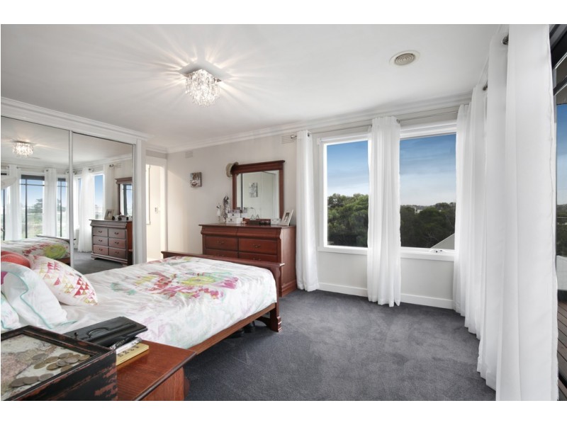 11 Rhonda Avenue, St Leonards VIC 3223