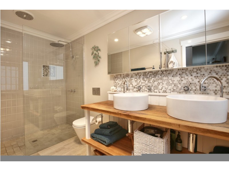 11 Rhonda Avenue, St Leonards VIC 3223