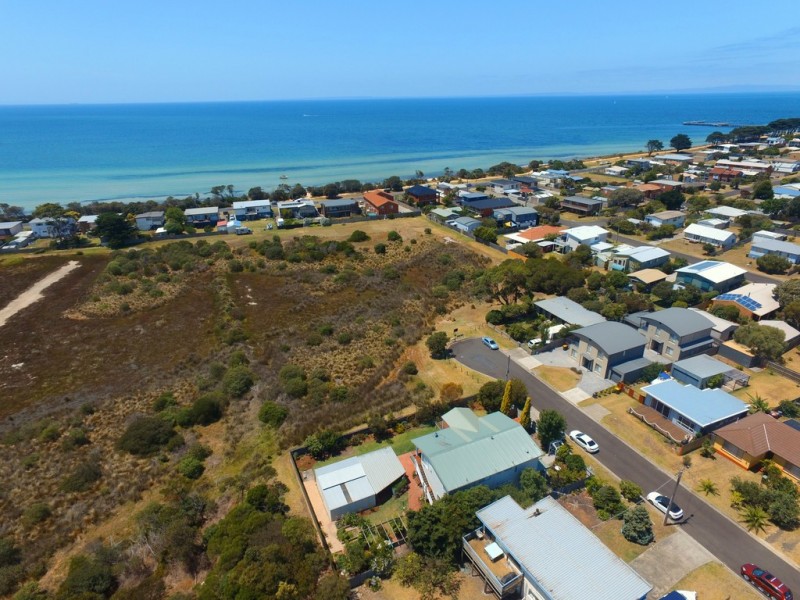 11 Rhonda Avenue, St Leonards VIC 3223