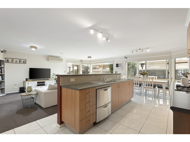 16 Bayvista Parade, Drysdale VIC 3222