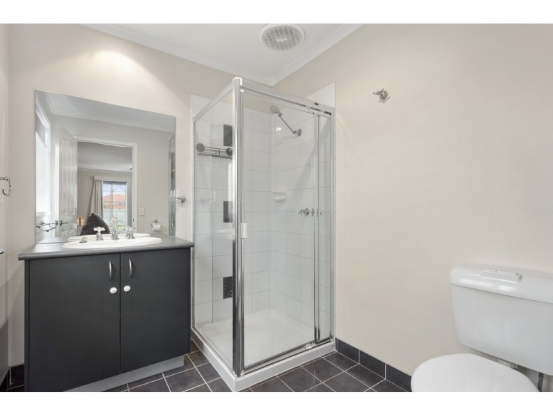 16 Bayvista Parade, Drysdale VIC 3222