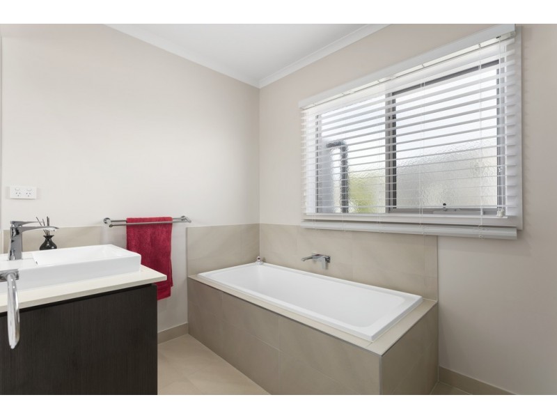 22 Eastwood Crescent, Drysdale VIC 3222