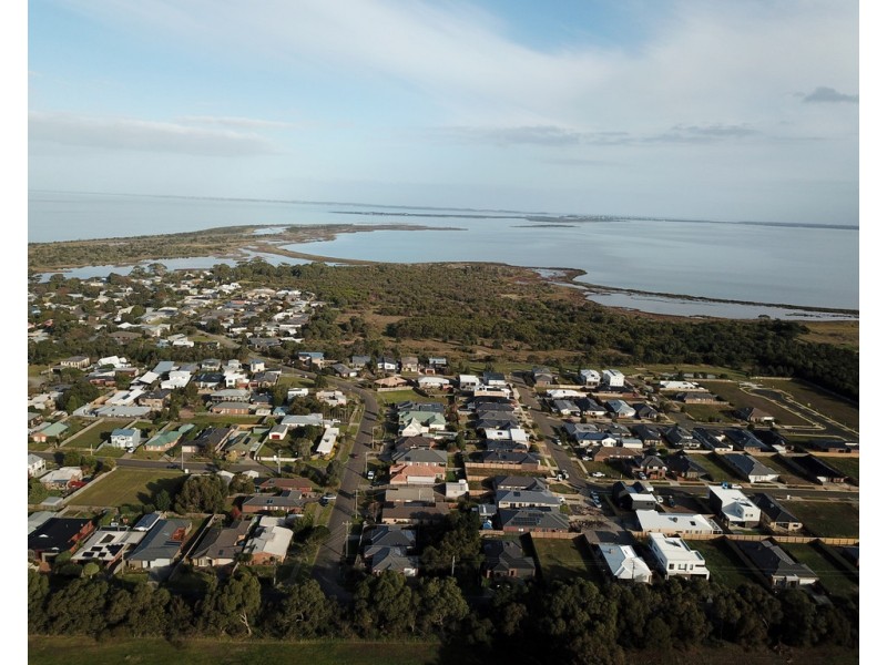 19 (Lot 61) Jacana Drive, St Leonards VIC 3223