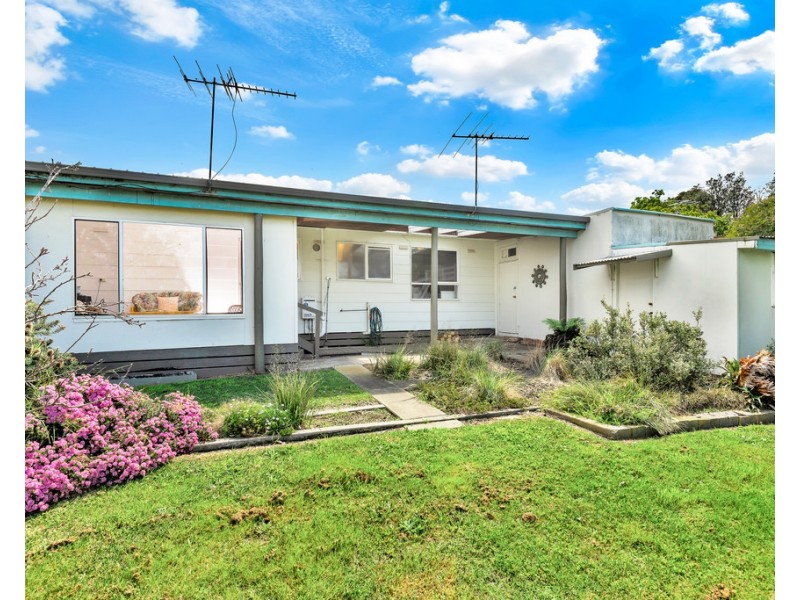 63 Cliff Street, St Leonards VIC 3223